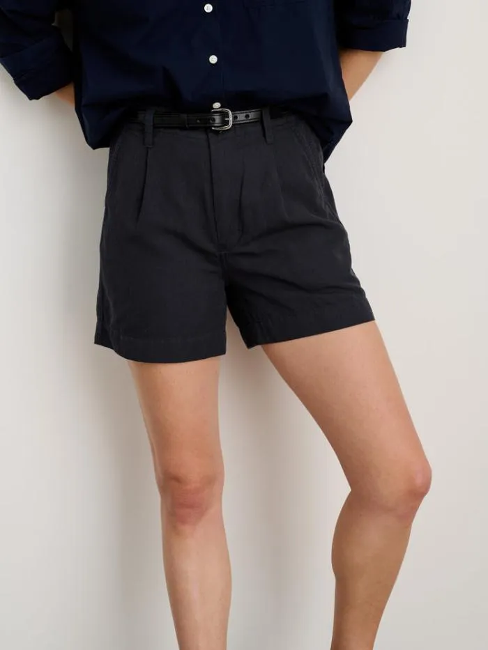 Alex Mill Suiting Pleated Shorts In Twill Washed Black 8211 Women
