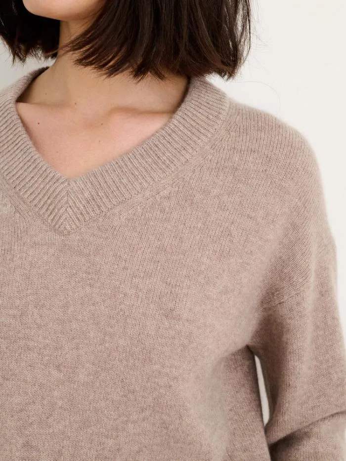 Alex Mill Sweaters Rowan VNeck In Cashmere Biscotti 8211 Women