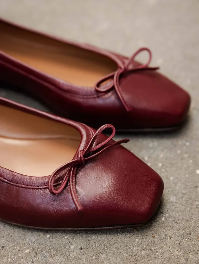 Charlotte Garnet Women Bobbies Ballet Flats