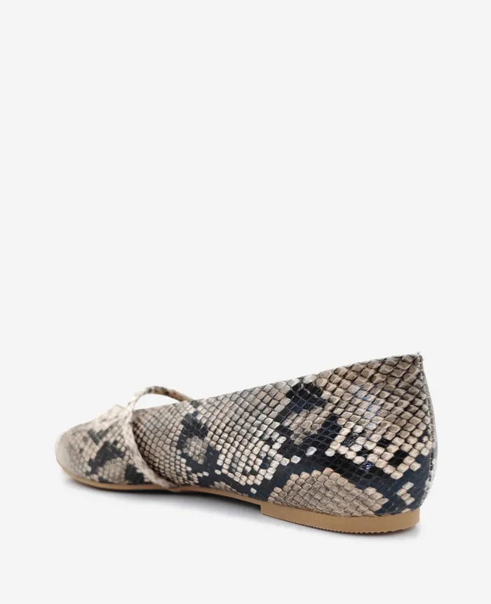 Kenneth Cole Flats and Loafers Women Magnolia Snakeskin Leather Ballet Flat Beige Kenneth Cole Flats and Loafers Women Magnolia Snakeskin Leather Ballet Flat Beige