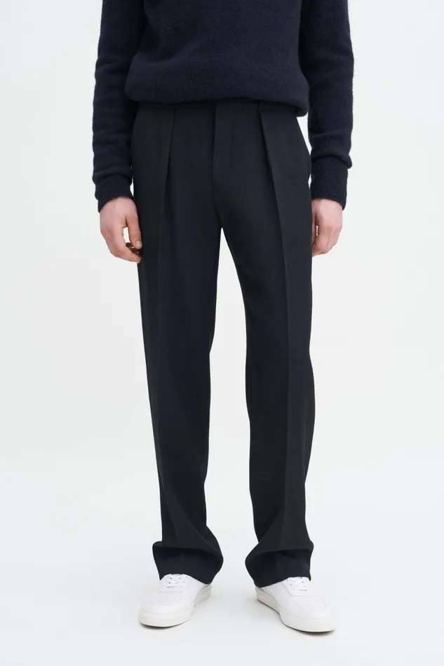 Men Relaxed Pleated Trousers Black Filippa K Trousers
