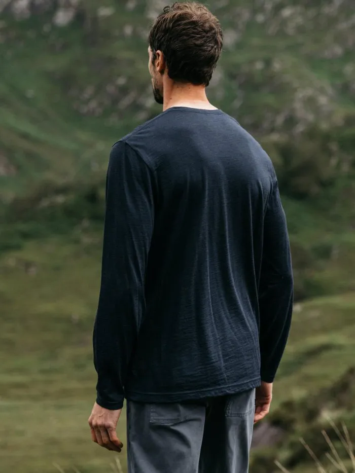 Men Seeker Merino Long Sleeve TShirt Navy Finisterre Base Layers and Underwear Men Seeker Merino Long Sleeve TShirt Navy Finisterre Base Layers and Underwear
