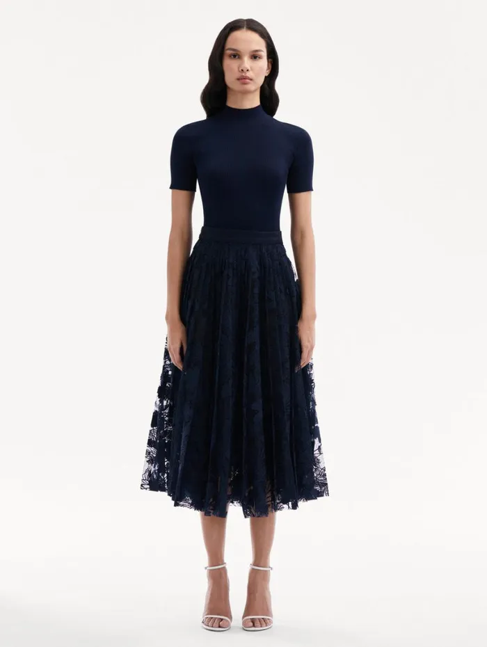 Oscar De La Renta Marbled Carnation Guipure Pleated Skirt Navy Women Pants and Skirts Oscar De La Renta Marbled Carnation Guipure Pleated Skirt Navy Women Pants and Skirts