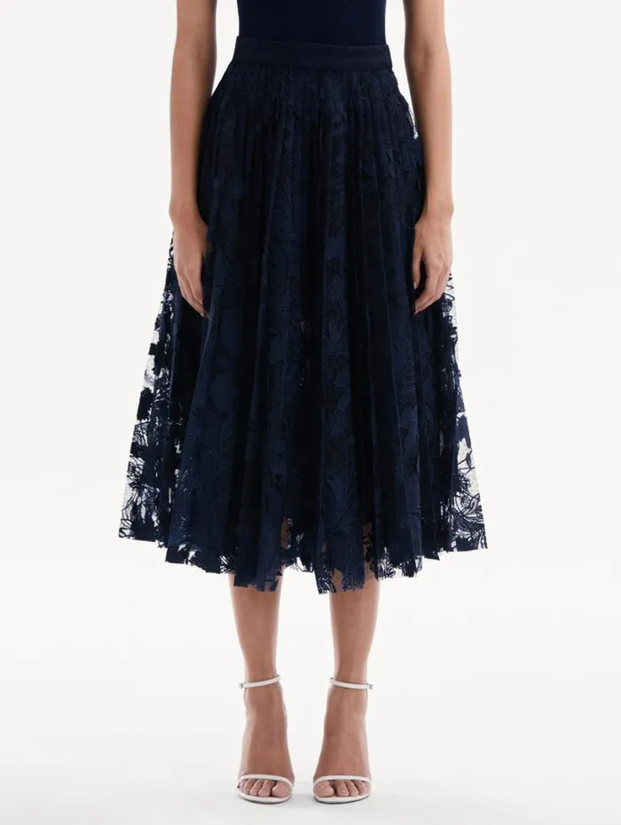 Oscar De La Renta Marbled Carnation Guipure Pleated Skirt Navy Women Pants and Skirts Oscar De La Renta Marbled Carnation Guipure Pleated Skirt Navy Women Pants and Skirts