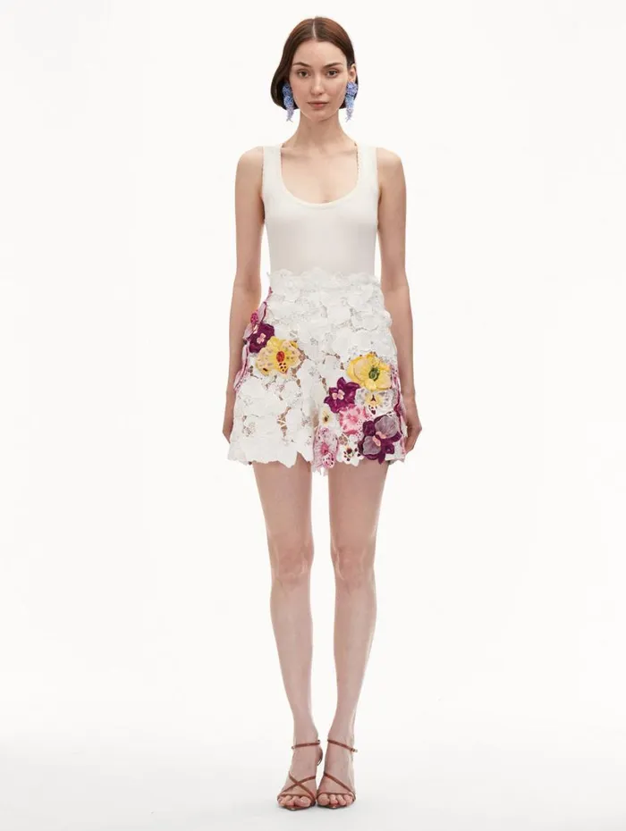 Oscar De La Renta Orchid Embroidered Guipure Shorts White Women Pants and Skirts Oscar De La Renta Orchid Embroidered Guipure Shorts White Women Pants and Skirts