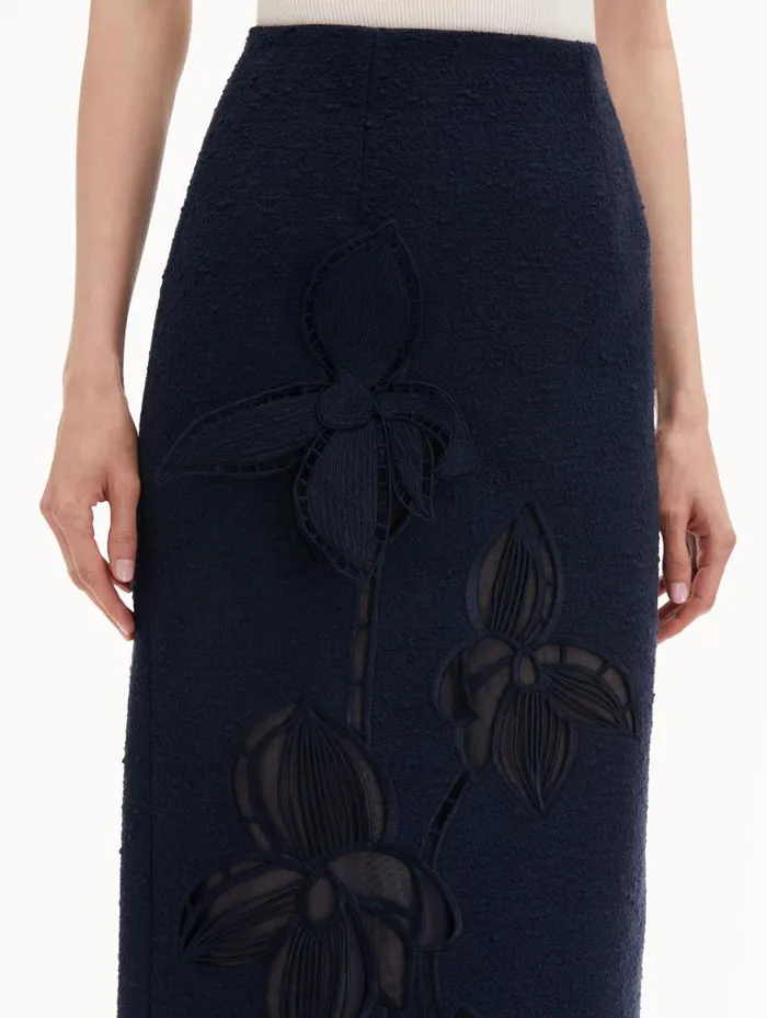 Oscar De La Renta Orchid Embroidered Tweed Skirt Navy Women Pants and Skirts Oscar De La Renta Orchid Embroidered Tweed Skirt Navy Women Pants and Skirts