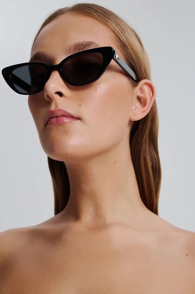 Scanlan Theodore ST FELINE OVAL SUNGLASSES BLACK Women Eyewear