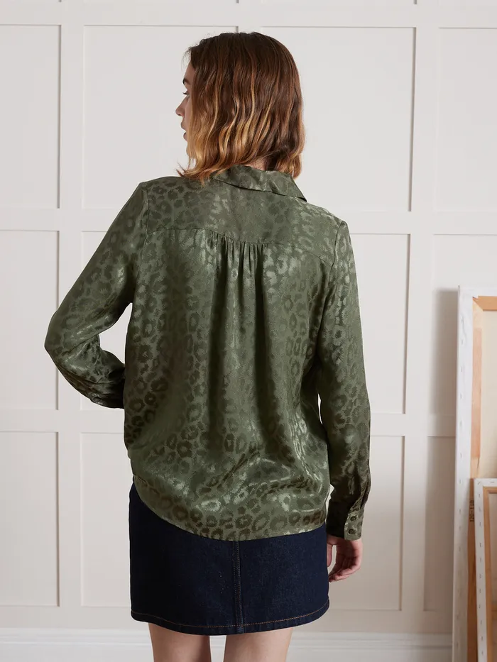 Women Cyrillus Clothing Leopard Jacquard Shirt Kaki