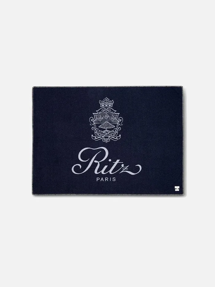 Women FRAME The Alpine Edit Ritz Blanket