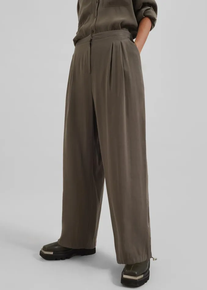 Women Meilen Pintuck Trousers 8211 Olive The Frankie Shop Bottoms