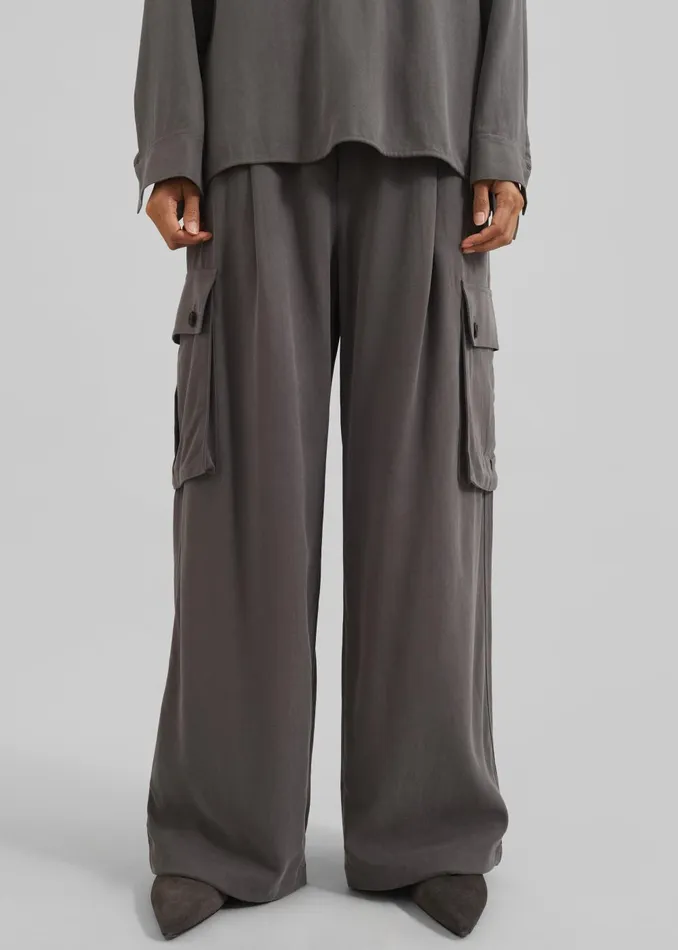 Women Nyro Cargo Pants 8211 Charcoal The Frankie Shop Bottoms