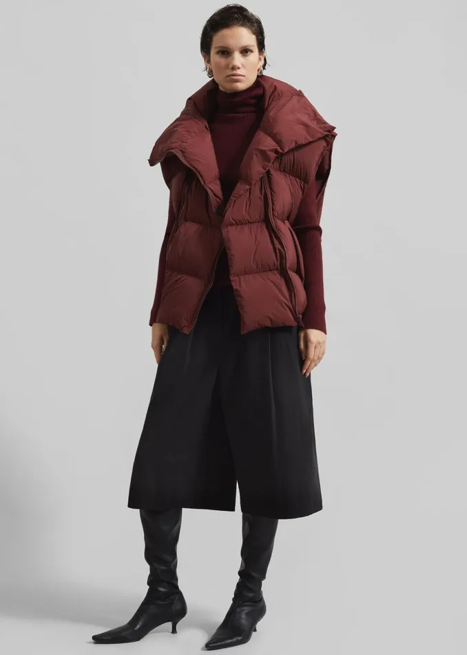 Women Otley Sleeveless Puffer Vest 8211 Burgundy The Frankie Shop Outerwear