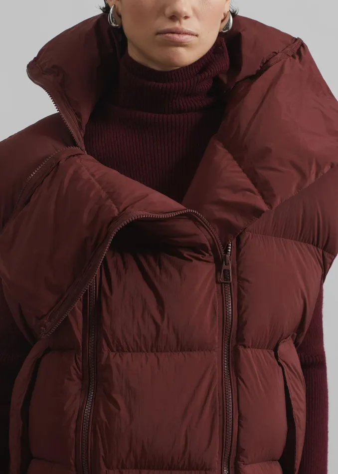 Women Otley Sleeveless Puffer Vest 8211 Burgundy The Frankie Shop Outerwear