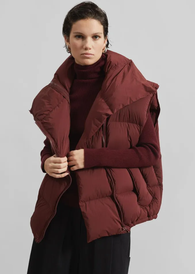 Women Otley Sleeveless Puffer Vest 8211 Burgundy The Frankie Shop Outerwear
