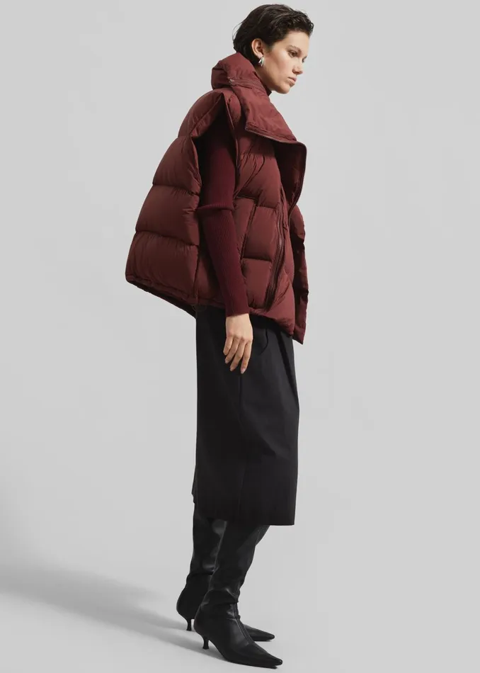 Women Otley Sleeveless Puffer Vest 8211 Burgundy The Frankie Shop Outerwear
